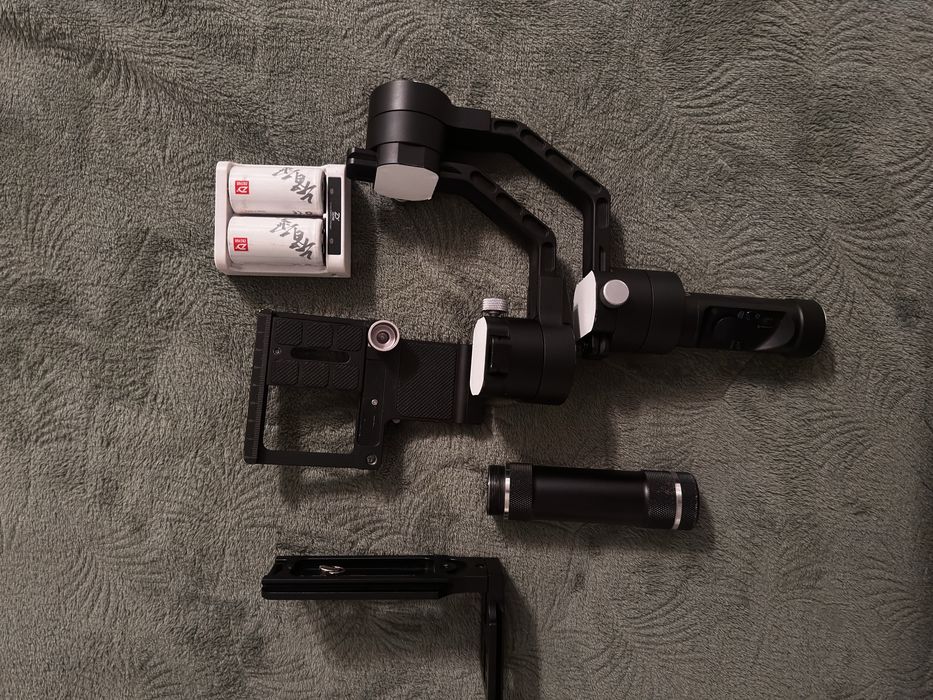 Vând stabilizator zhiyun crane 2 utilizat