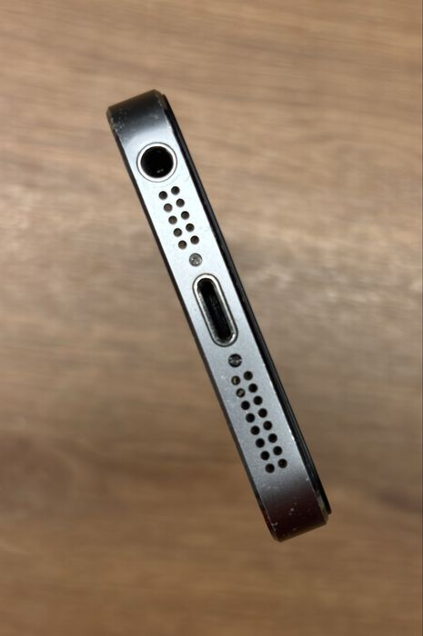 Телефон iPhone 5s