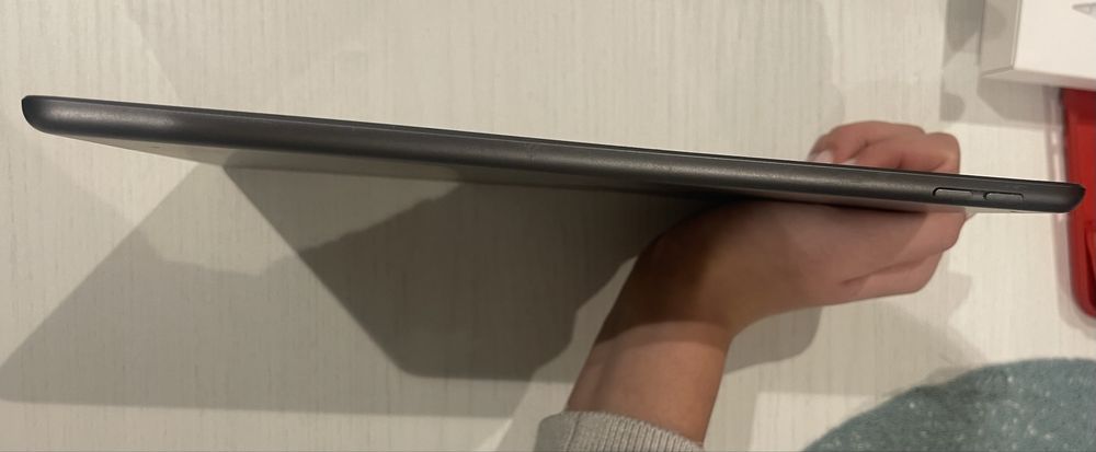 IPad Gen 8 (2020) – 128 GB – Stare foarte bună