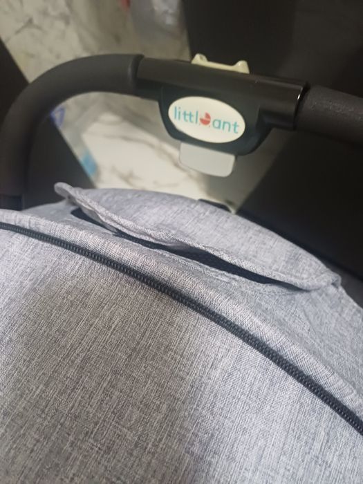 Продаётся фирменный чемодан коляска