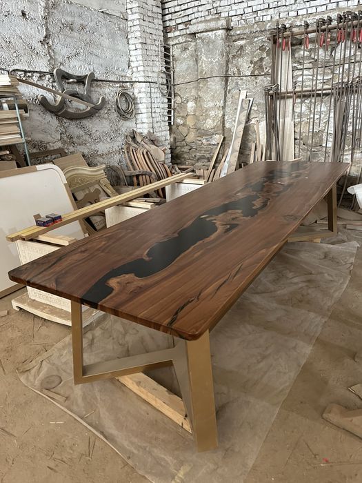 Столы с эпоксидной смолой