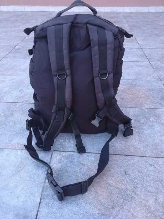 Vând rucsac militar
