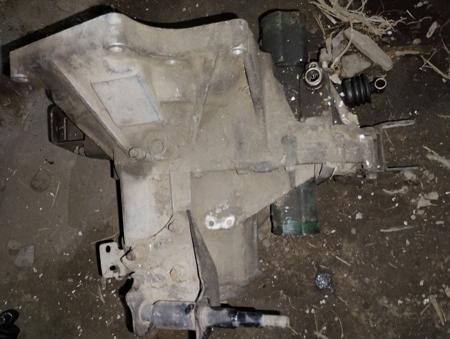 Коробка на мазду