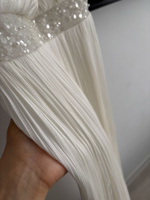 Vand rochie de mireasa 100% matase marimea XS/ S