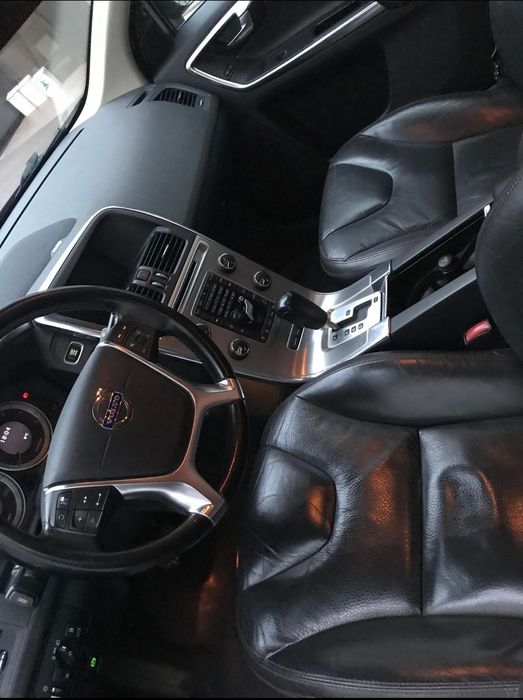 Volvo XC 60  автомат, дизель ,4 wd