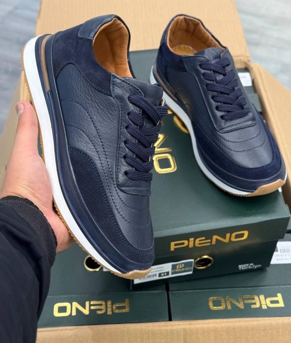 Продам кроссовки мужские