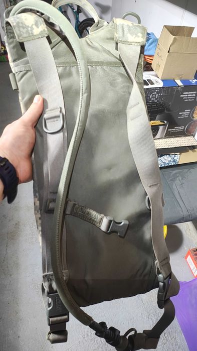 Camelback camuflaj digital