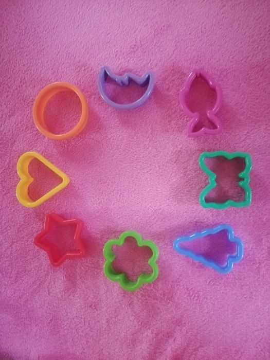 Set 6 forme/ modele/ decupaje aluat, foietaj, marțipan