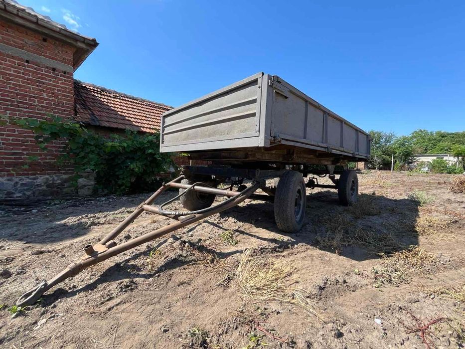 Продавам ремарке за трактор