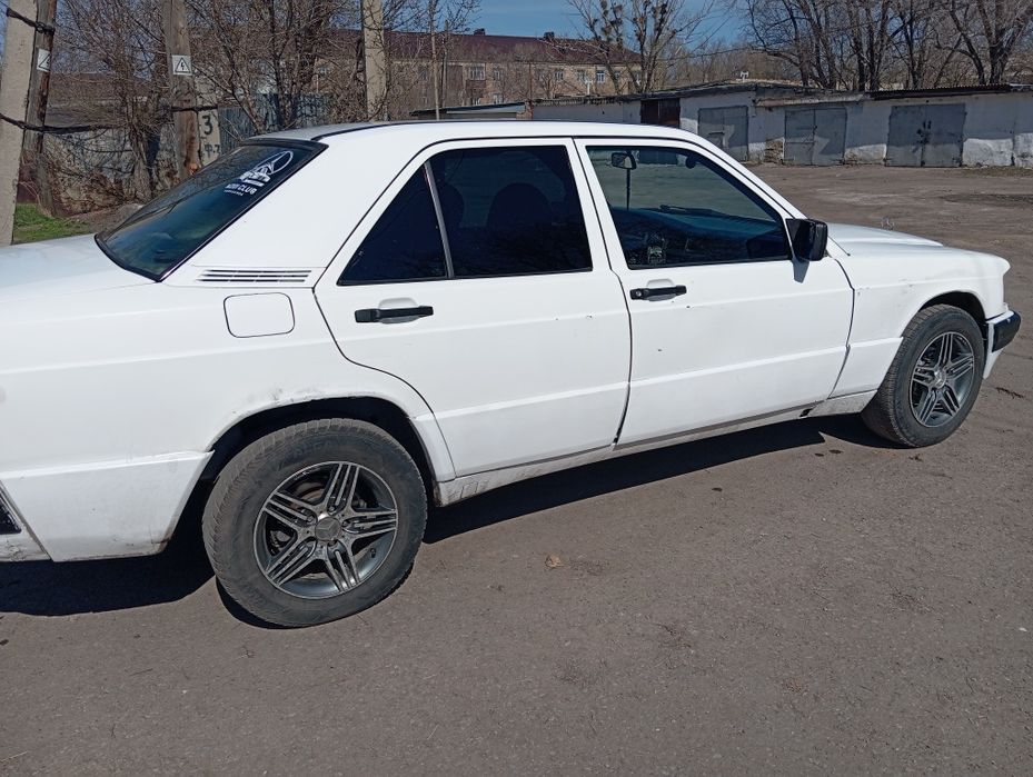 Продам Мерседес 190