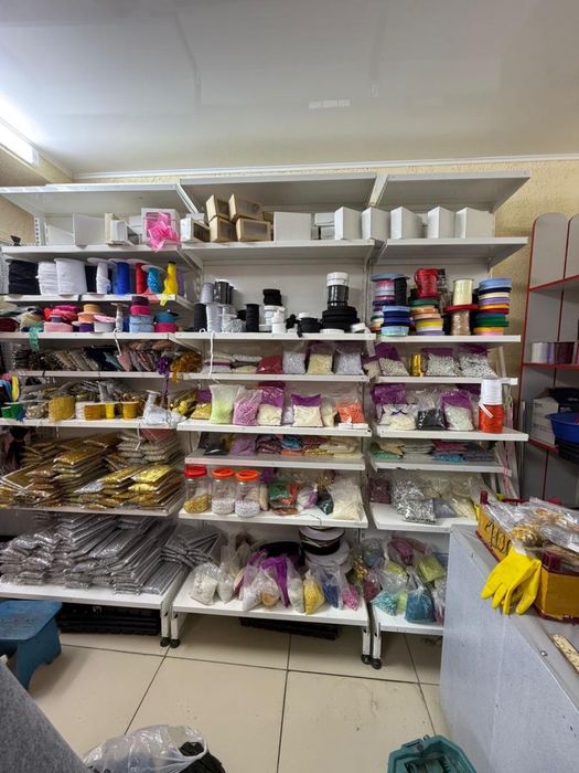 Стеллаж и витрина