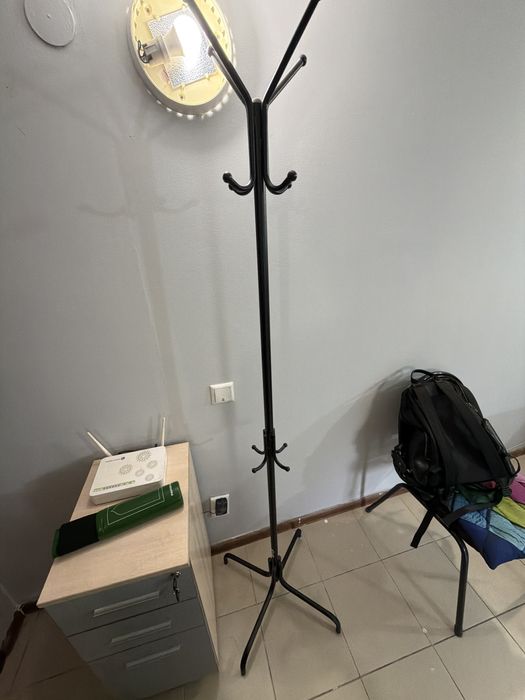 Продам вешалка новый