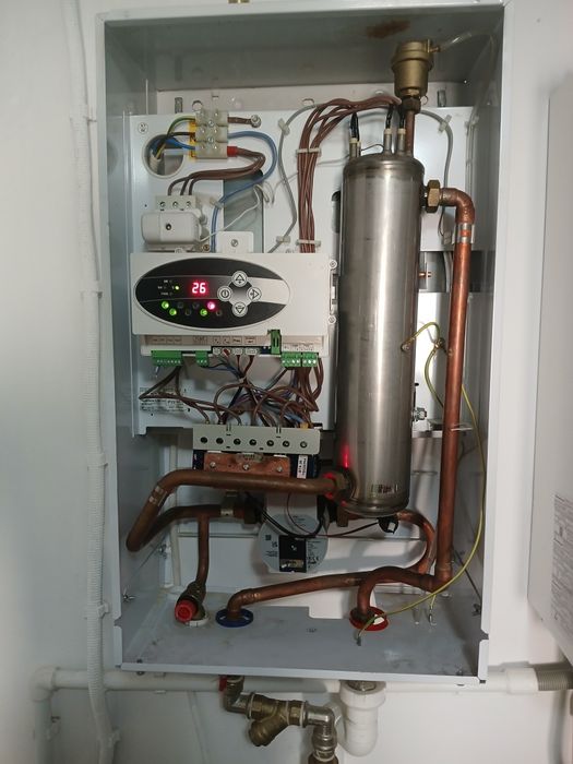 Centrala pe curent electric  6kw6kww perfectă stare