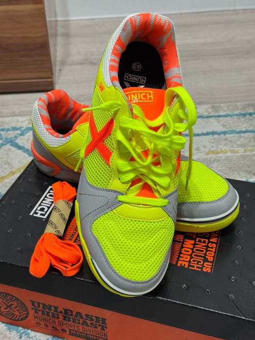 Срочно Продам бутсы munich желтый