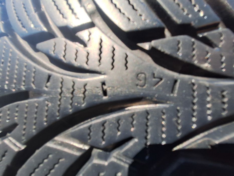 4 anvelope iarna 215/60r16 Nokian Montaj Gratuit