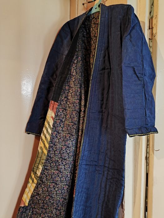 Продается чапан.