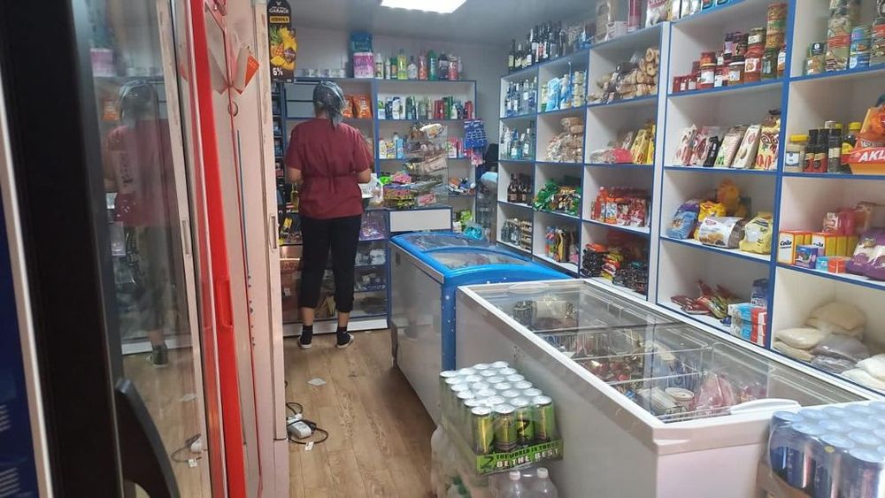 Сдам действующий магазин Аносова 22
Очень хорошая прох
