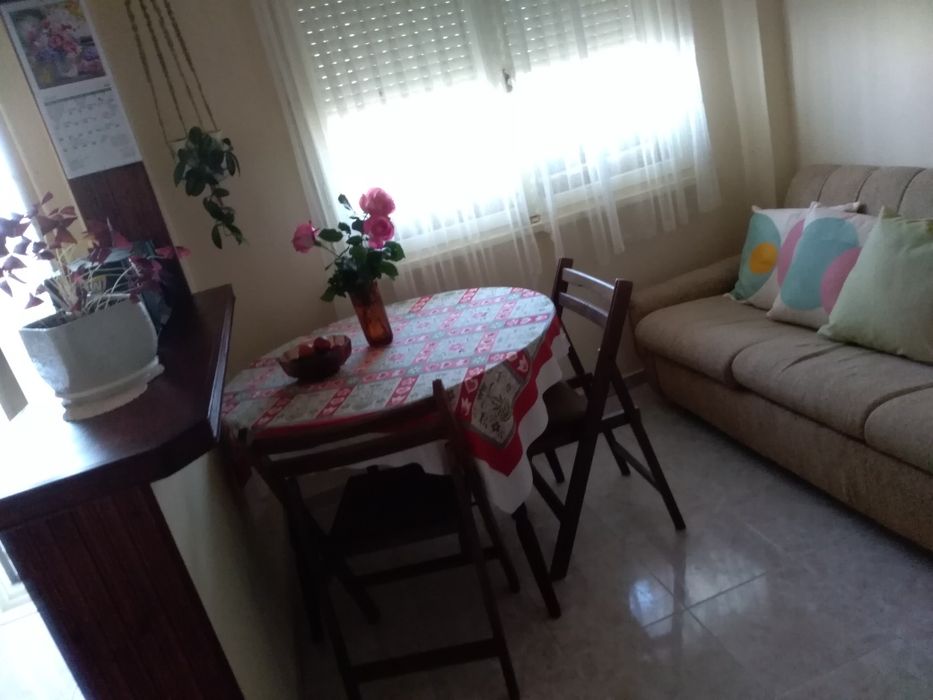 Дава се под наем Двустаен апартамент в Плевен, 9-ти квартал - 76 кв.м за 127.5 € - Снимка #3