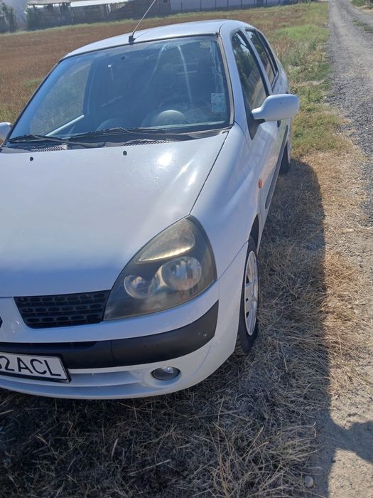 Vând reno clio.