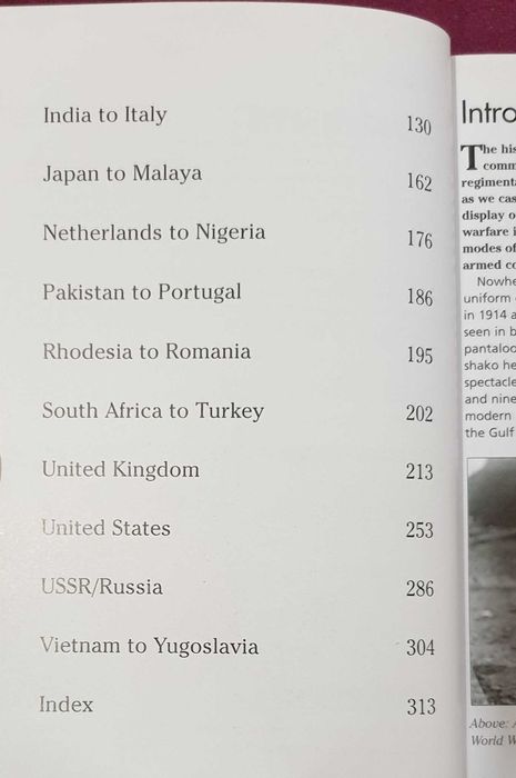 Униформи на 19ти и 20ти век - 2 енциклопедии