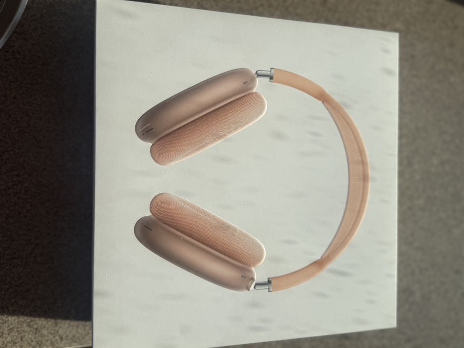 Продам наушники Apple AirPods Max