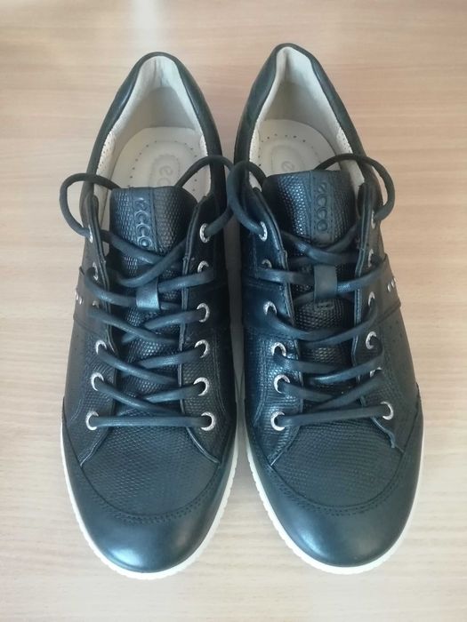 Кроссовки "ЕССО".