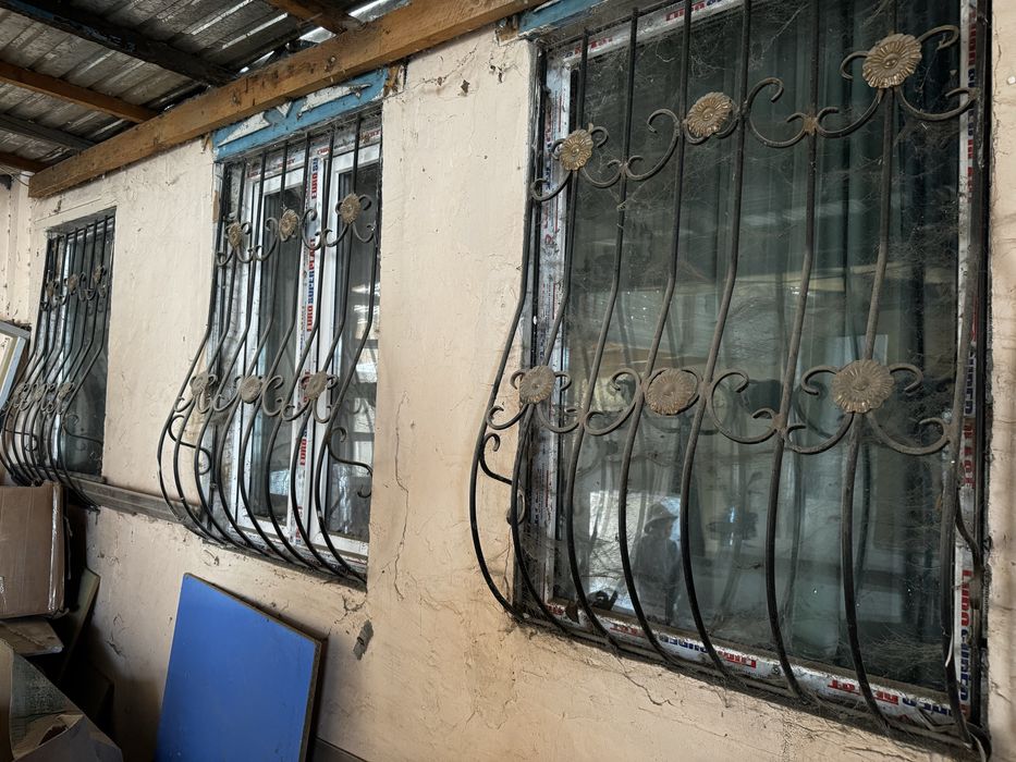 Пластиковые окна с решетками