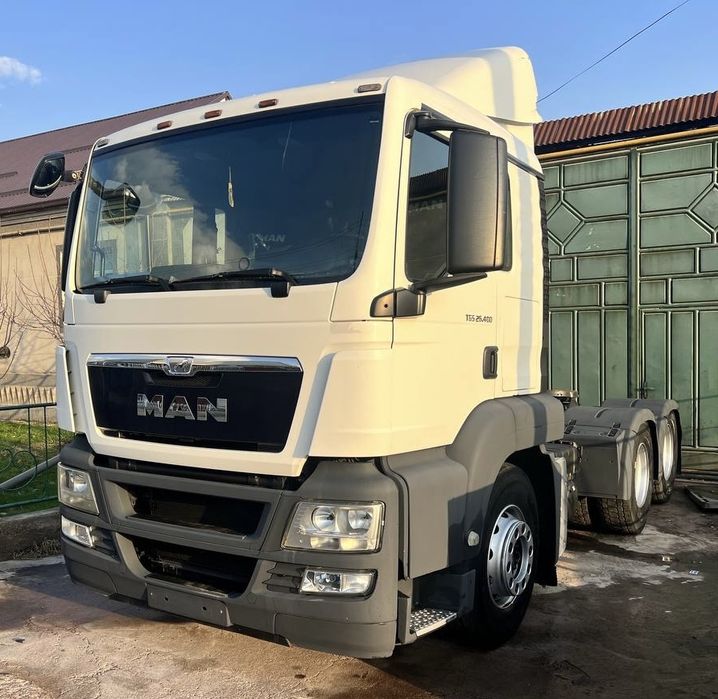 UZMan 26.400 Тягач сотилади