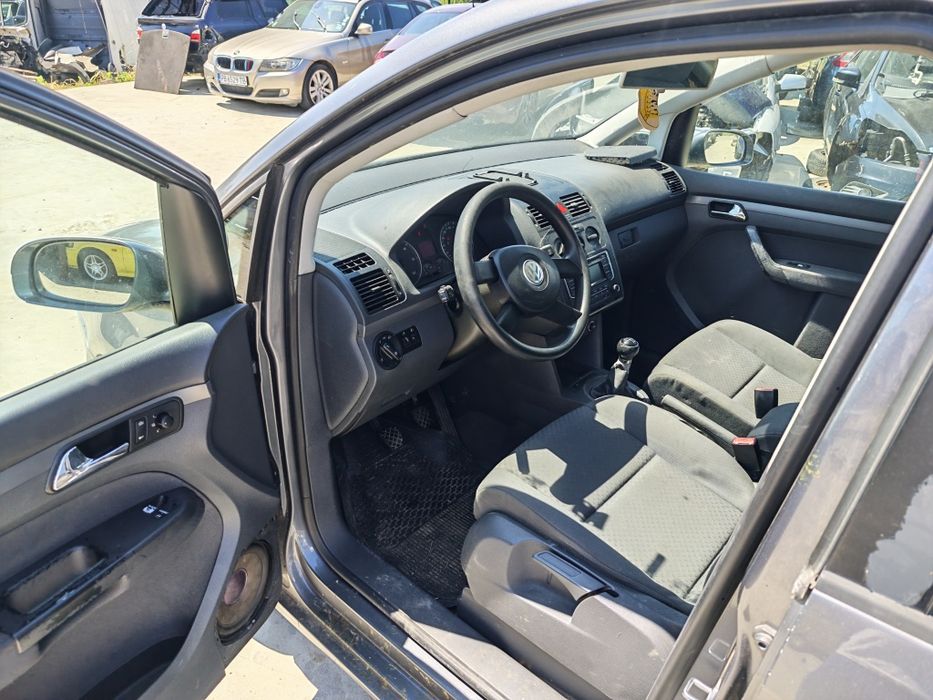 Volkswagen Touran 1.9 TDI 6 ск. На части