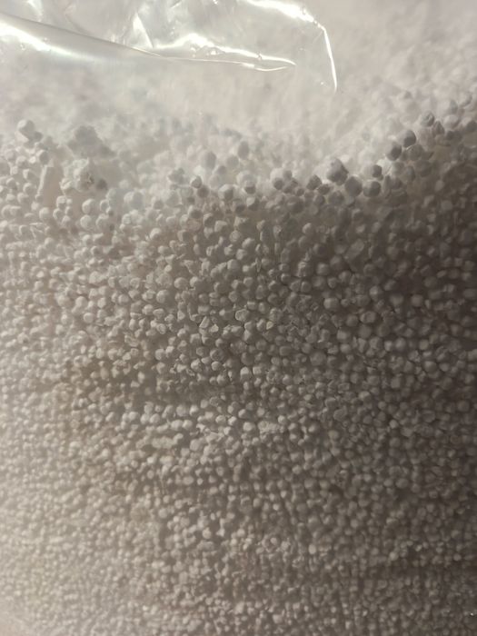 Vand granule polistiren macinat , bile / perle polistiren.