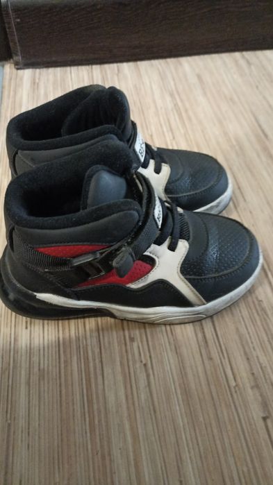 Детские обуви продаю