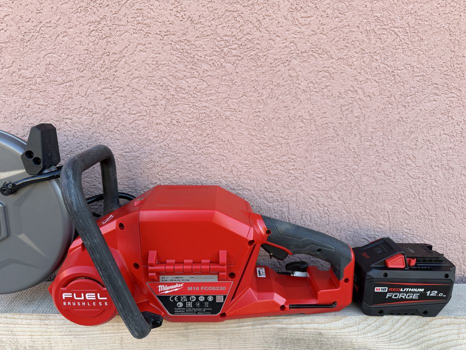 Milwaukee drujba pentru beton pe acumulator