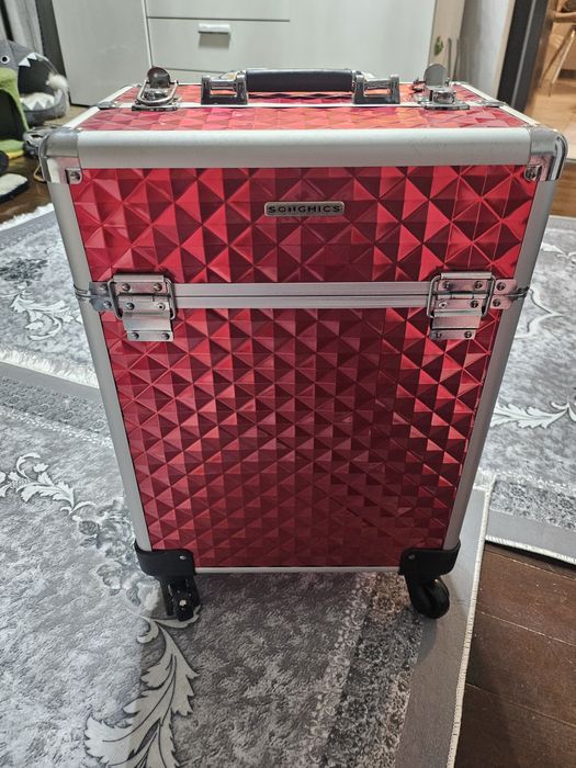 Нов куфар за гримове