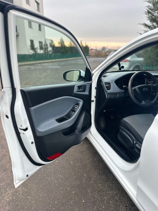 Vând Hyundai I20