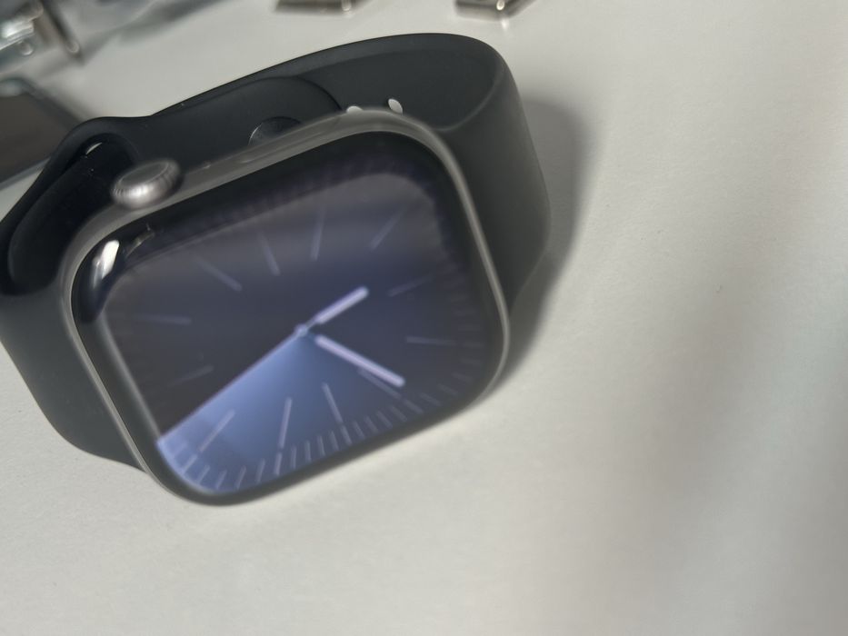 Смарт часовник Apple Watch 11, 42mm, ГАРАНЦИОНЕН!