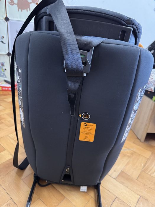 Scaun auto cu prindere isofix