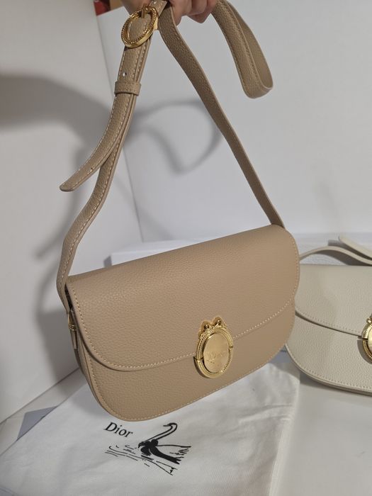 Налична чанта Dior Médaillon Beige