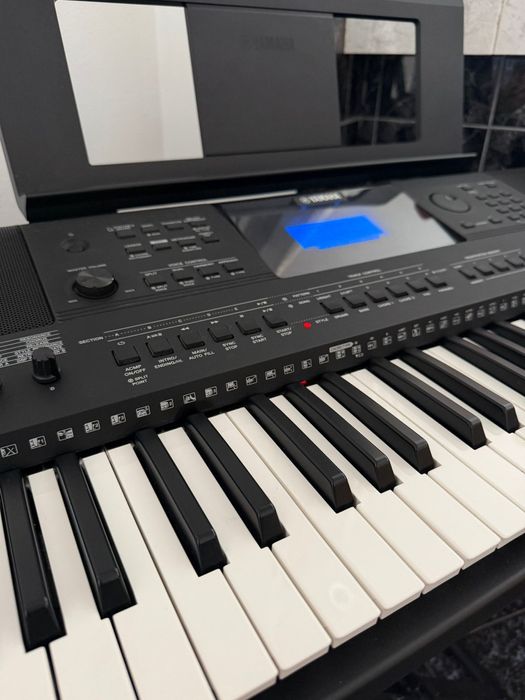 Orgă yamaha psr e453
