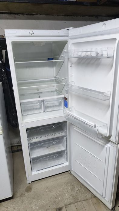 Продам холодильник Индезит