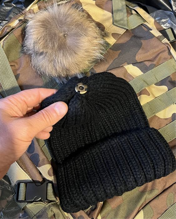 дамска шапка зимна голям естествен пух лисица тик так копче и се сваля