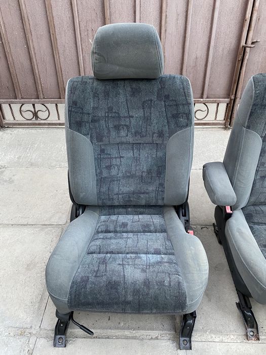 Сидения Mazda 626 передние
