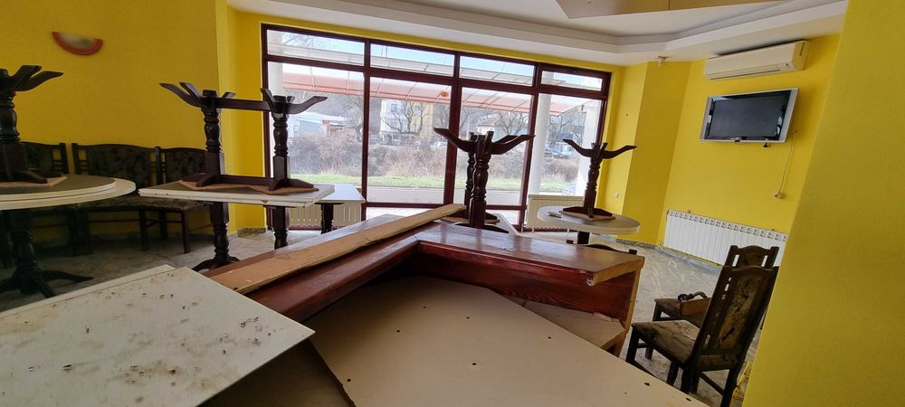 ТО-79-Продава се кафе - аперитив и магазин в квартал 'Варош'