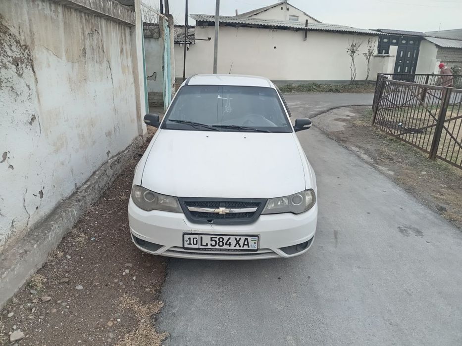 Neksiya 2 sotiladi 2014 rangi oq yurgani 250 ming narhi 4000 kami bor