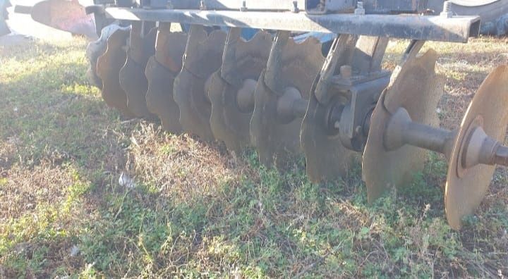 Vând disc agricol cu tăvălug și grape