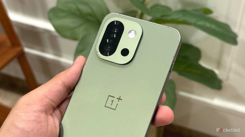 OnePlus 15T със 7500mAh батерия, Google play store, 2 години гаранция