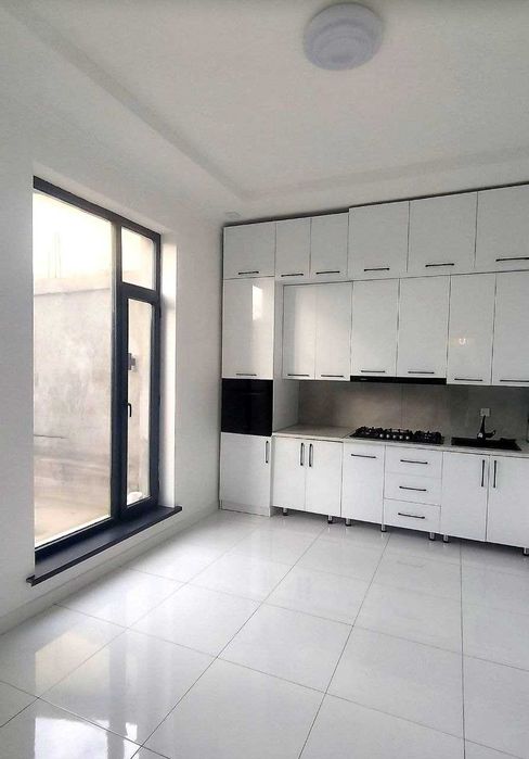 Янги  6 хона 3 уровень 3 сотикли ховли сотилади Кибрай рн