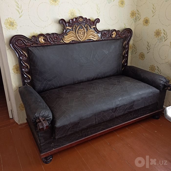 Продается диван из кожезаменителя б/у