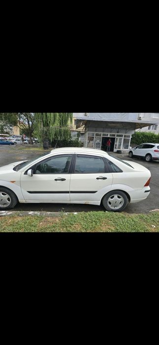 Vând Ford focus mk1 2004 1.6