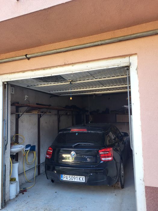 Дава се под наем Гараж / Паркомясто в Пазарджик, Идеален център - 17 кв.м за 76.5 € - Снимка #1