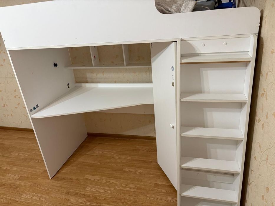 Кровать чердак шкафом